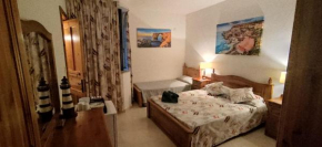 Private Double Bedroom + private bathroom